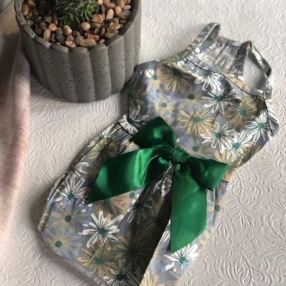 Small Dog Or Cat Floral Summer Dress With Bow Tie- NEW - Picture 2 of 7